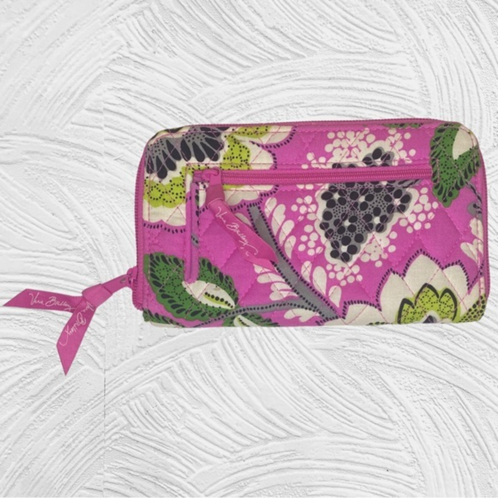 Vera Bradley RFID Deluxe Travel Wallet‎ - Priscilla Pink